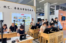 �����Sɽ�����ָɲ�����С�W(xu��)У�L(zh��ng)��Ӗ(x��n)���W�R���dС���ң���̽��(sh��)�ւ��y(t��ng)�Ļ�������·��